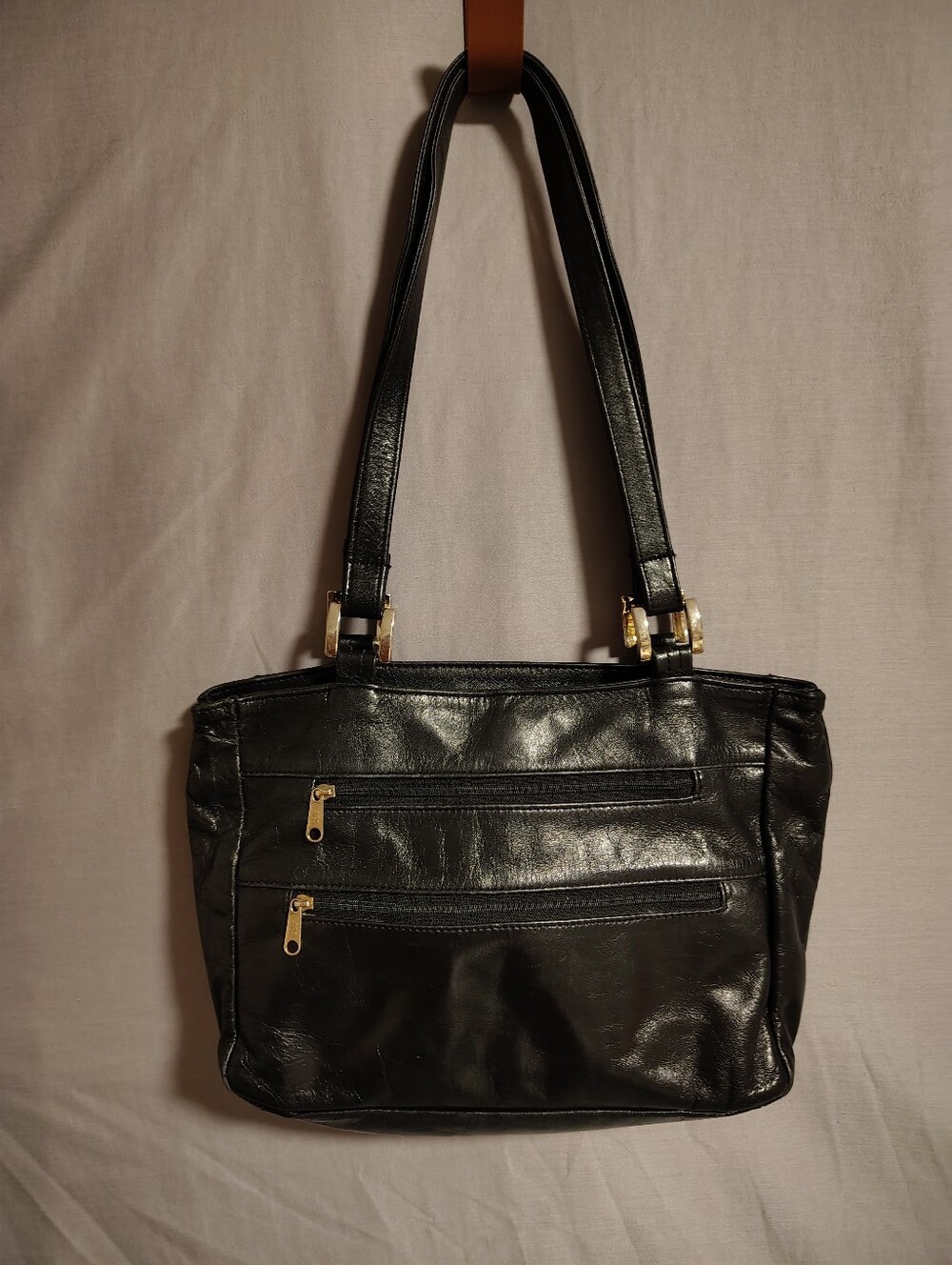 Vintage SAS Black Pebble Leather Multi-Pocket Shoulder Handbag